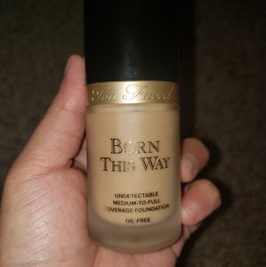 Too faced Born This Way foundation